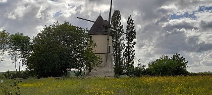 GÎTE "LE MOULIN À VENT - LE CHAMP DU TRAIL"