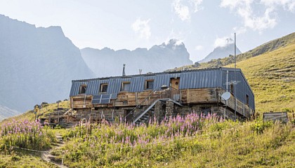 Refuge des Aiguilles d'Arves