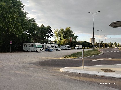 Aire de service pour les camping-cars