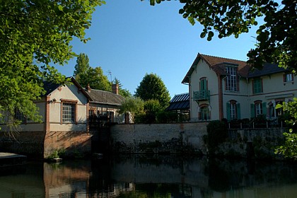 Les Moulins