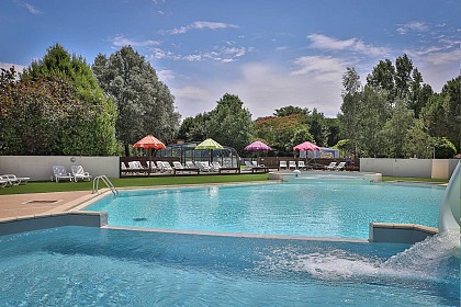 Emplacements camping-cars Flower Camping Le Pavillon