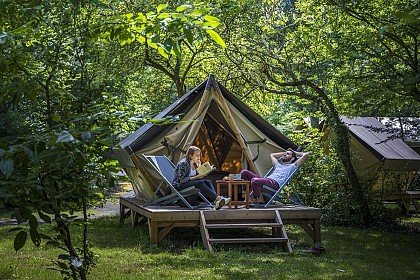Tentes équipées au camping de Coulvée