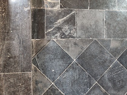 Le monochrome - L’église Saint-Martin de Montigny-le-Tilleul