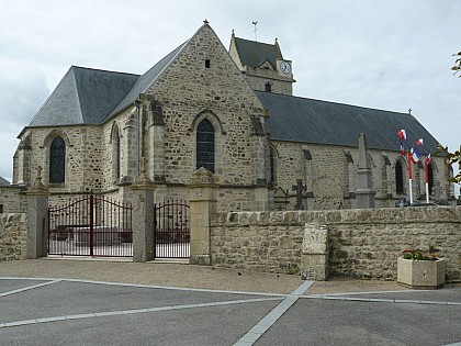 Eglise Saint Pierre et bourg de Négreville
