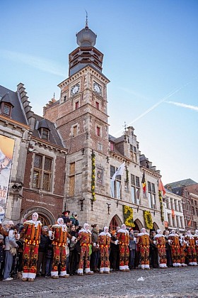 L’hôtel de Ville et le beffroi de Binche