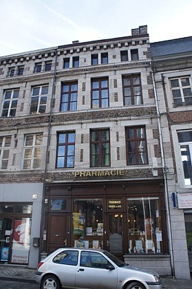 House, 18 rue du Pont