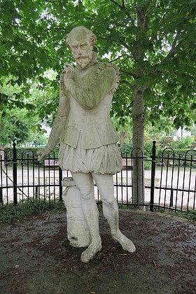 La statue de Bernard Palissy