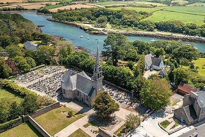 Eglise Saint-Ildut et son cimetière marin