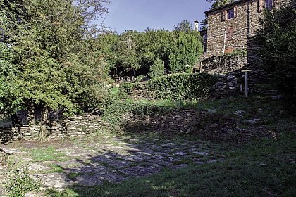 The threshing-floor (airol)