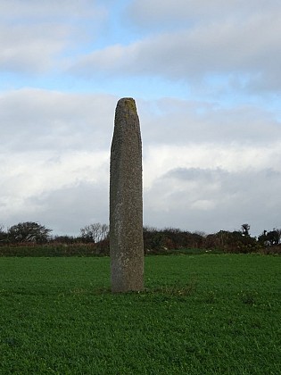 Menhir de Kerhouézel