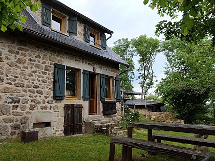 La petite maison sous les frênes