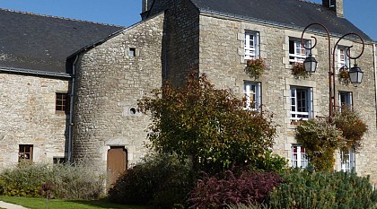 La Vraie Croix, Maison Louis