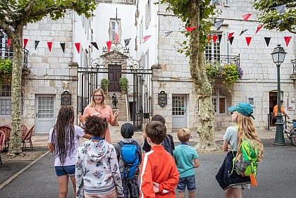 Chasse au trésor Saint-Jean-de-Luz(accompagnée d'un guide)