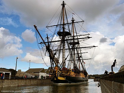 L'Hermione au port de Bayonne