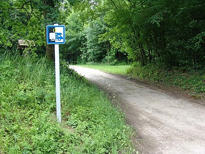 AIRE DE STATIONNEMENT DE SAINT-ROUIN