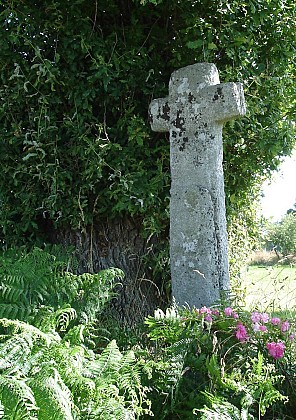 Locqueltas, Croix du Clio