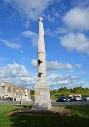 Eglise - croix hosannière.