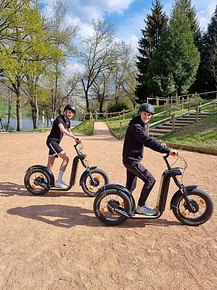 Location trottinette électrique sur la base de loisirs de Saint Clément