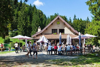 Bar de l'Auberge du Lac Genin