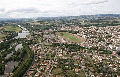 De Lyon à Feurs, le Chemin de Montaigne (GR®89)