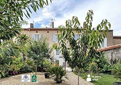 Maison de ville au pied de la Montagne Noire