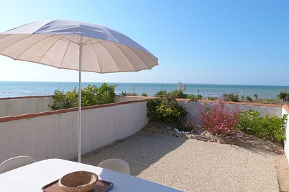 MAISONNETTE FACE À L'OCÉAN LA TRANCHE SUR MER