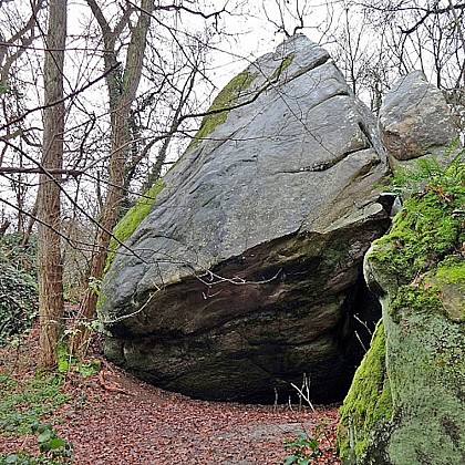 Le Surplomb des Pyramides
