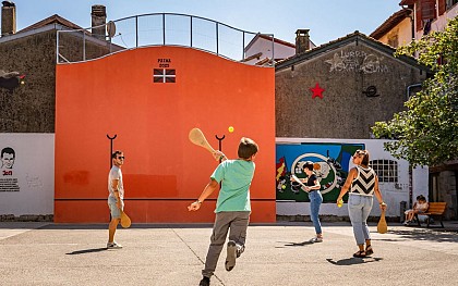 Initiation à la pelote basque avec Ricou Pilota