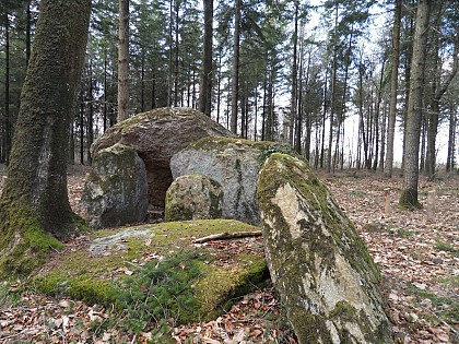 Trédion, Dolmen de Coeby
