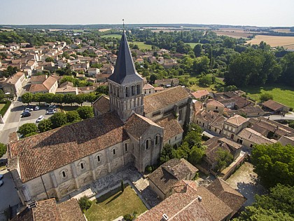 Abbaye de Saint Amant de Boixe