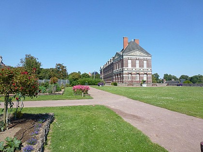 Cour-aux-Canons Public Garden