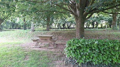 Aire de Pique Nique > église