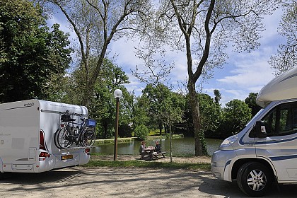 Aire camping-car Magnac-Bourg