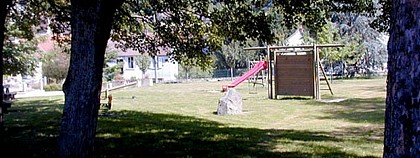Aire de pique-nique au bord de l'eau - Chambon-sur-Voueize