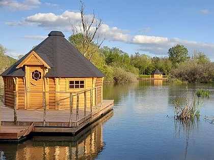 LES CABANES FLOTTANTES