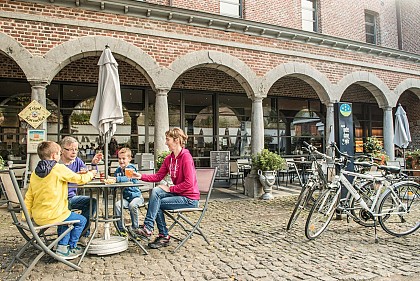Terrasse de l’Hôpital Notre-Dame à la Rose et La Table d'Alix