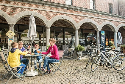 Terrasse de l’Hôpital Notre-Dame à la Rose et La Table d'Alix