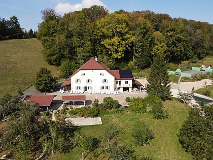 Gîte de groupe derrière la Roche