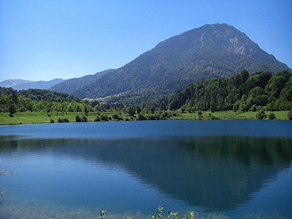 Fishing at Châtelard lake