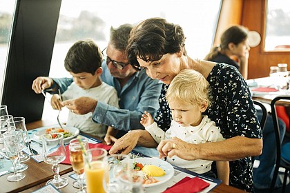 Restaurant cruses on the  Lac du Bourget