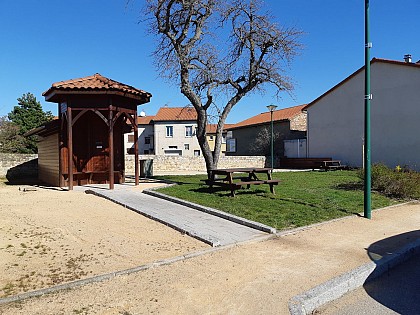 Aire de pique-nique et terrain de pétanque