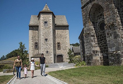 La Maison forte de Brommat
