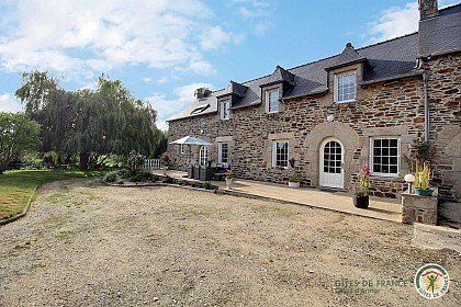 Maison de la Ville-J