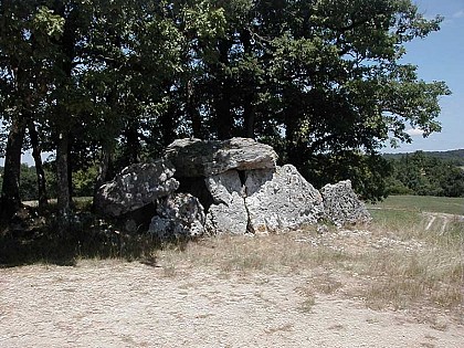 Les Dolmens à Nojals et Clotte