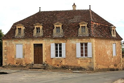 Maison à lucarnes