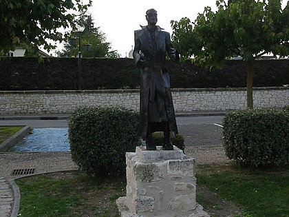 Statue du Moine Soldat
