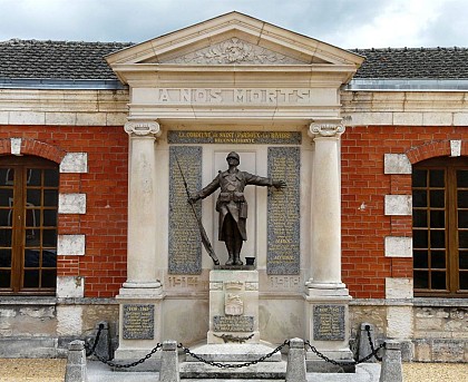 Monument aux morts  St Pardoux