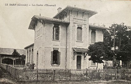 Haureuils et son école, actuellement espace Jean de la Fontaine
