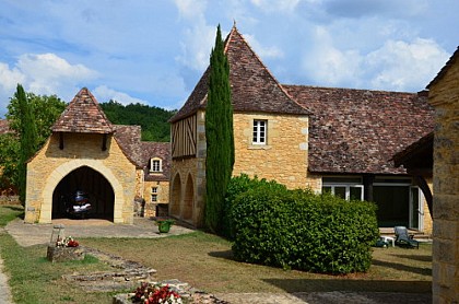 Hameau de la Ville (Maisons, château)