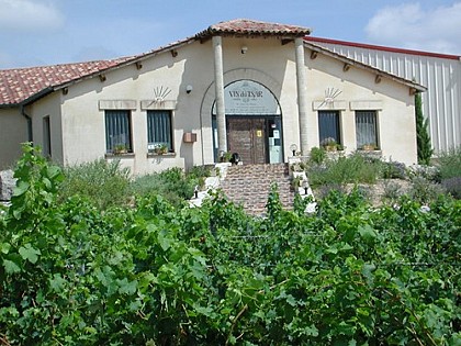 Thézac / Cave du vin du Tsar